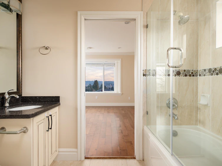 6185 Grant Street, Burnaby, BC, V5B 2K7 - 29