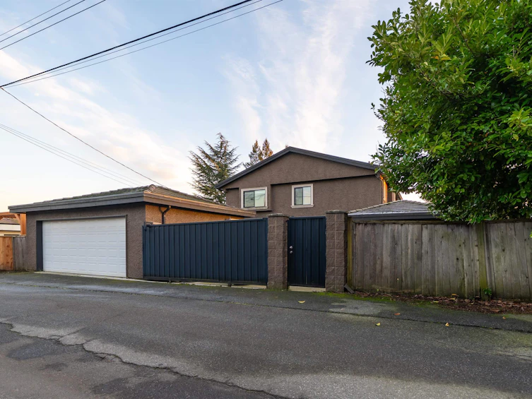 6185 Grant Street, Burnaby, BC, V5B 2K7 - 40