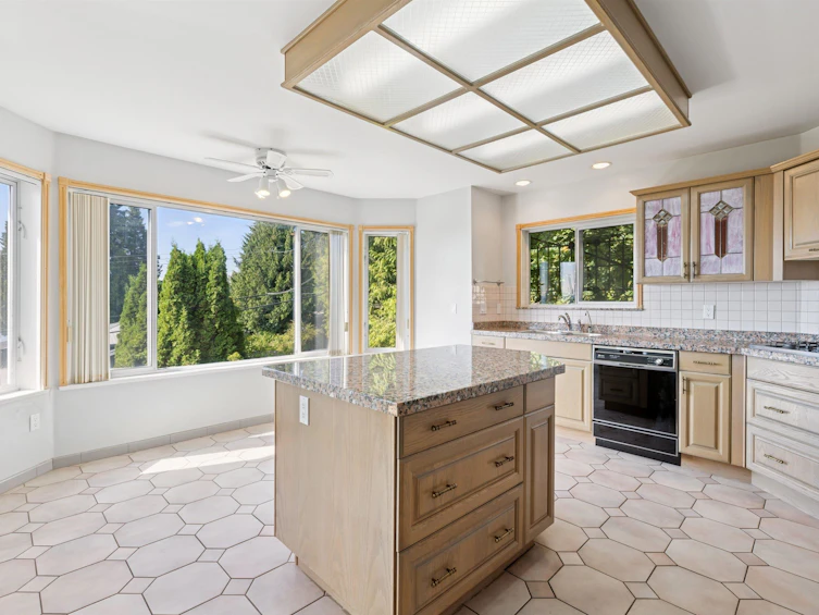 2545 Palmerston Avenue, West Vancouver, BC, V7V 2W4 - 9