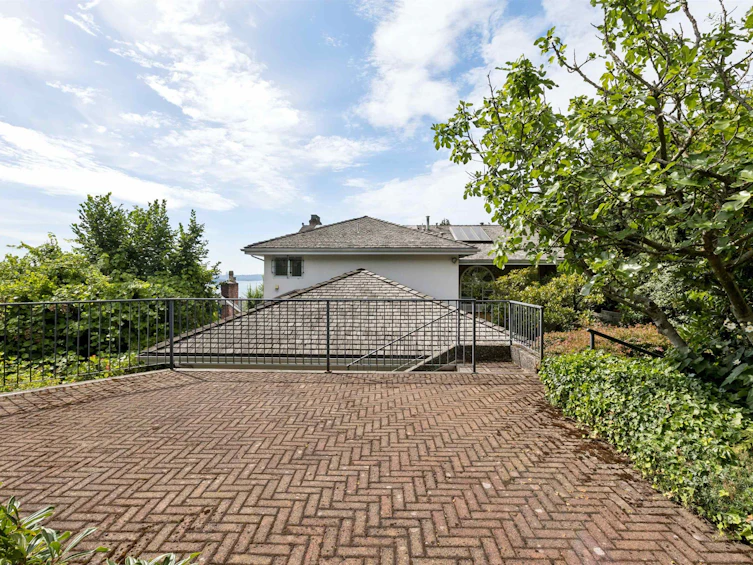 2545 Palmerston Avenue, West Vancouver, BC, V7V 2W4 - 36