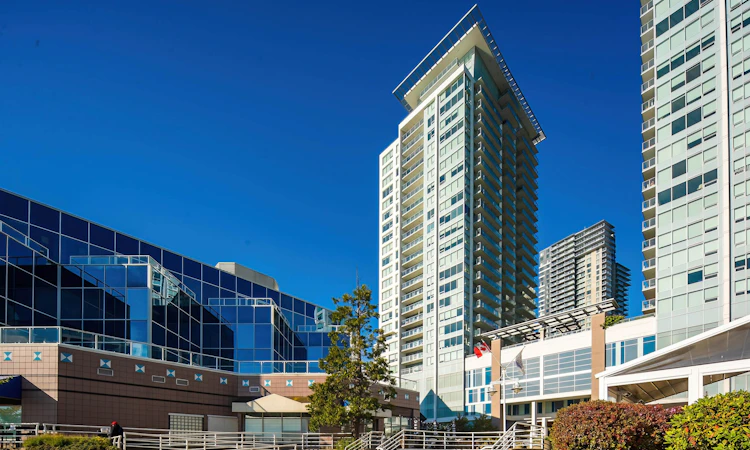 810-988 Quayside Drive