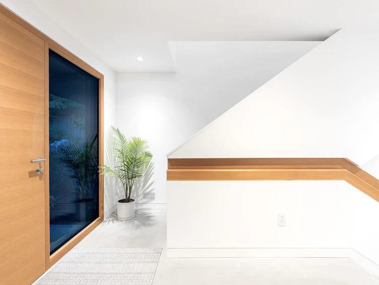 3823 Bayridge Avenue, West Vancouver, BC, V7V 3J3 - 5