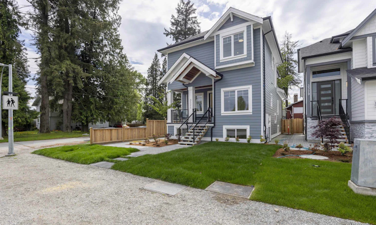 3321 Oxford Street