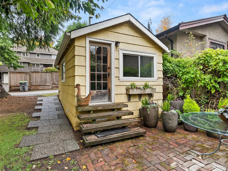 3141 W 39th Avenue, Vancouver, BC, V6N 2Z7 - 39