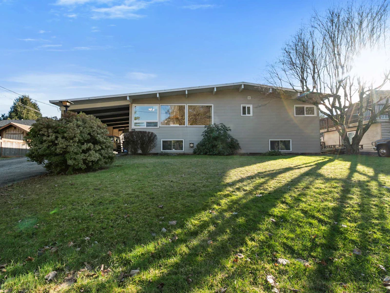 560 Wardle Street, Hope BC V0X 1L3