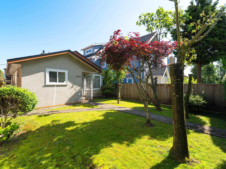 3089 E 1st Avenue, Vancouver, BC, V5M 1B3 - 2