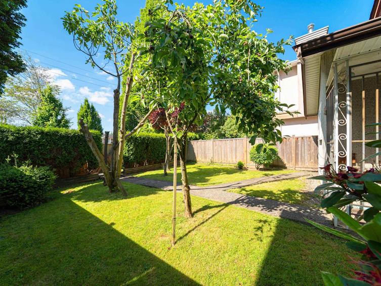 3089 E 1st Avenue, Vancouver, BC, V5M 1B3 - 4