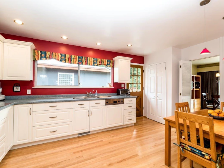 4302 Carolyn Drive, North Vancouver, BC, V7R 4A4 - 8