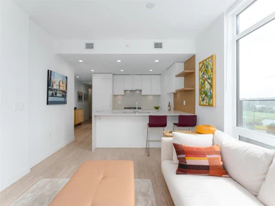 502-2181 Madison Avenue - 4