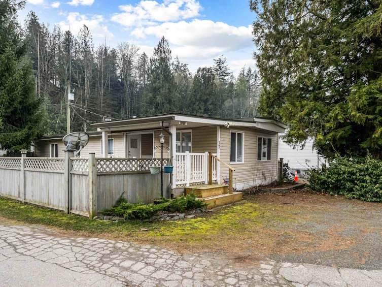 17-3942 Columbia Valley Road, Cultus Lake, BC, V2R 5B1 - 8