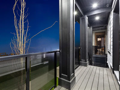 16717 15a Avenue - 2