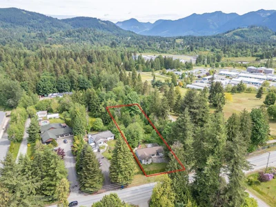 33581 Dewdney Trunk Road - 3