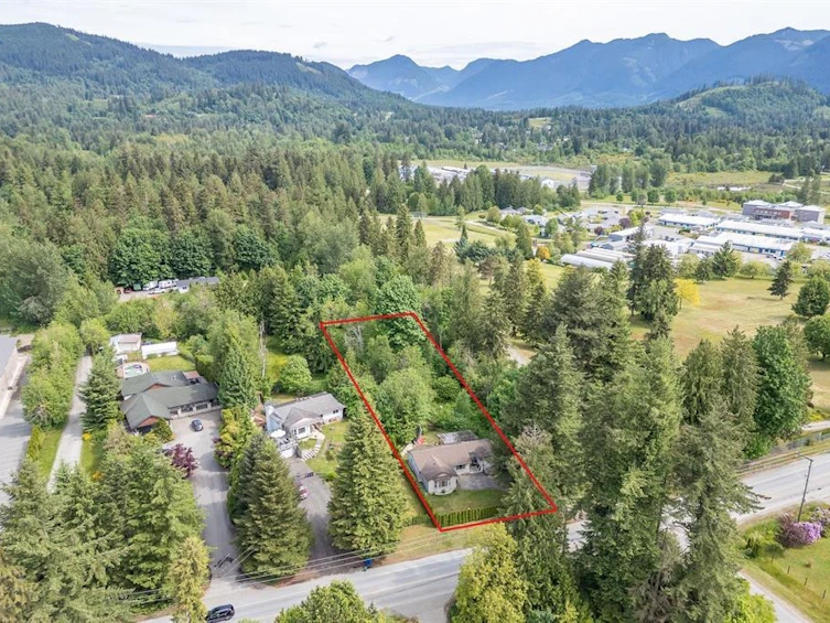 33581 Dewdney Trunk Road, Mission, BC, V2V 6Y3 - 3