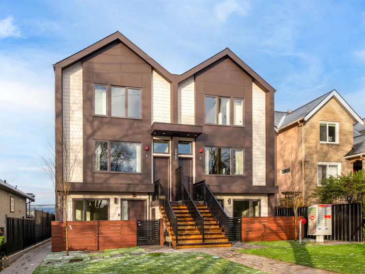 4-2667 E Pender Street, Vancouver, BC, V5K 2B6