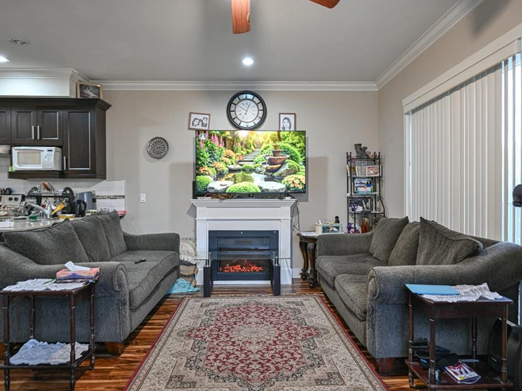 50-15399 Guildford Drive, Surrey, BC, V3R 7C6 - 5