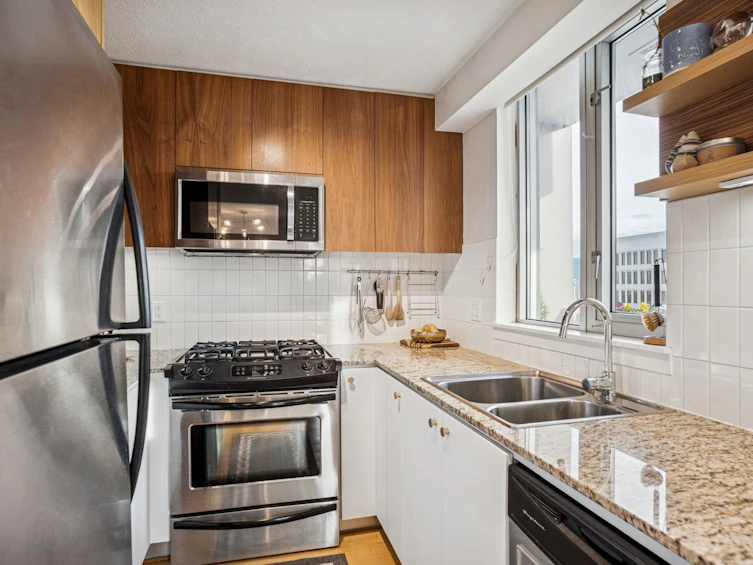 901-1030 W Broadway, Vancouver, BC, V6H 4J5 - 13