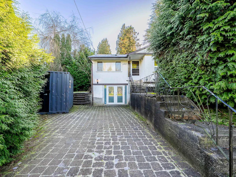 2217 Clarke Street, Port Moody, BC, V3H 1Y6 - 8