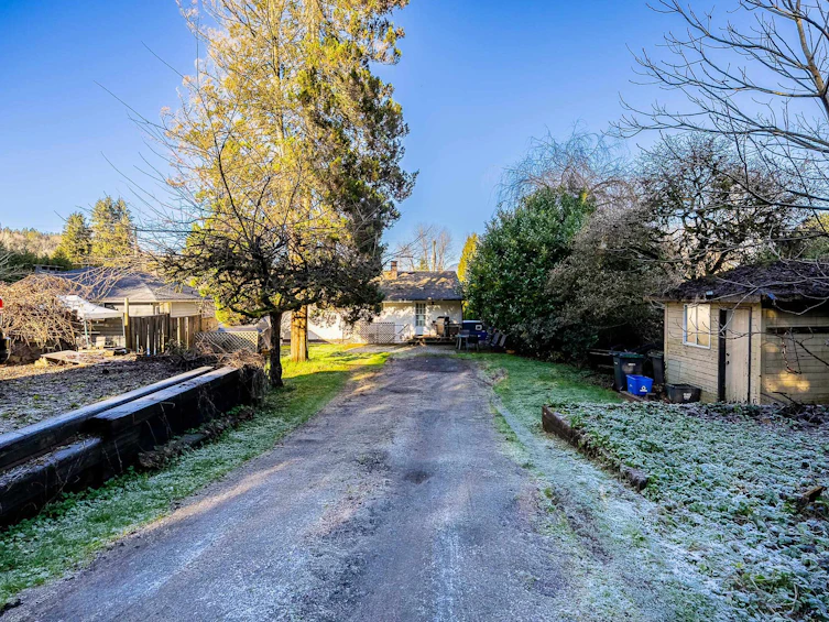 2217 Clarke Street, Port Moody, BC, V3H 1Y6 - 13