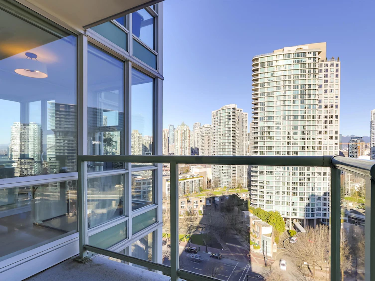 1807-1077 Marinaside Crescent, Vancouver, BC, V6Z 2Z5 - 10