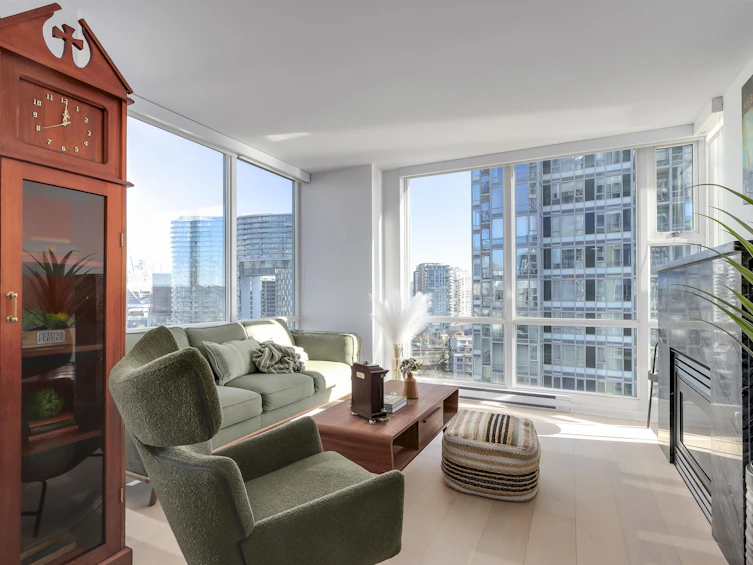 1807-1077 Marinaside Crescent, Vancouver, BC, V6Z 2Z5 - 3