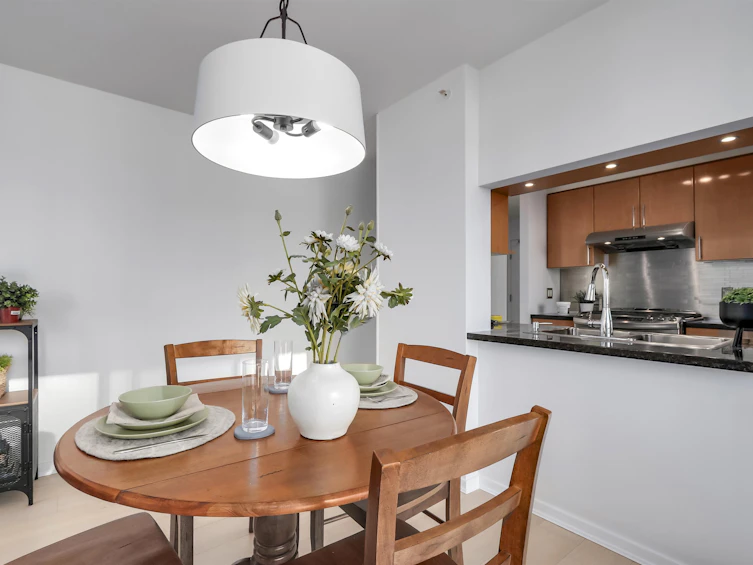 1807-1077 Marinaside Crescent, Vancouver, BC, V6Z 2Z5 - 13