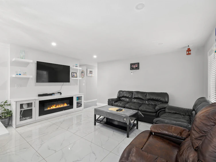 31165 Sidoni Avenue, Abbotsford, BC, V2T 5J8 - 11