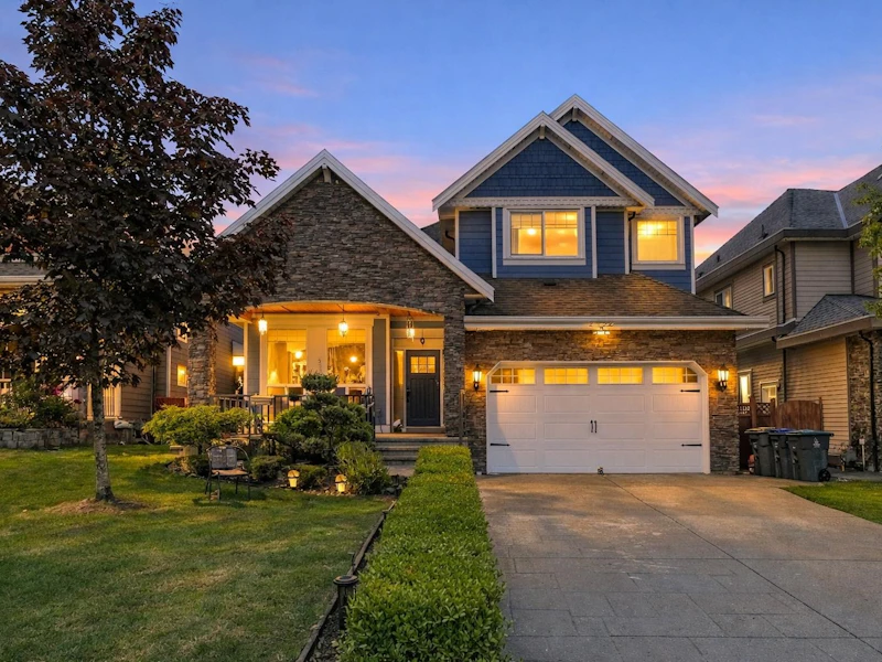 2262 Madrona Place, Surrey BC V4A 7Z4