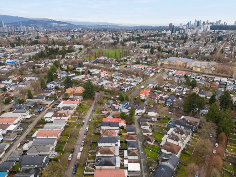 2496 Brock Street, Vancouver, BC, V5R 2R4 - 24