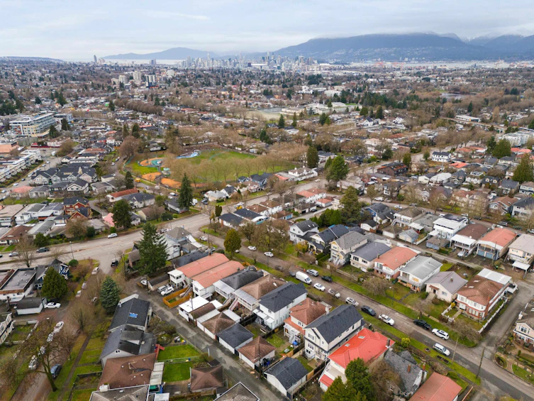 2496 Brock Street, Vancouver, BC, V5R 2R4 - 26