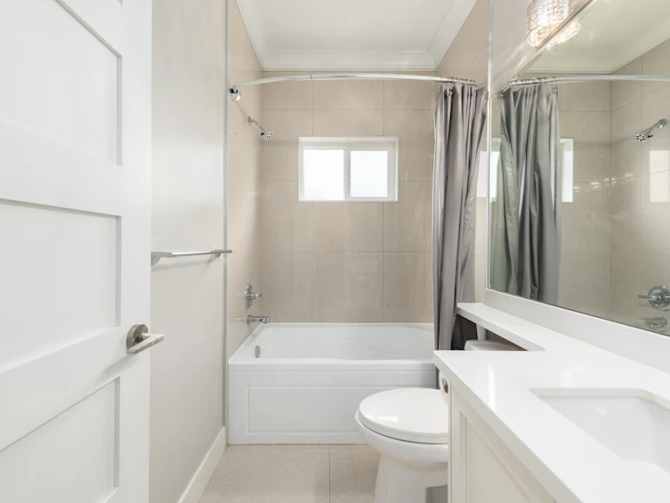 2496 Brock Street, Vancouver, BC, V5R 2R4 - 17
