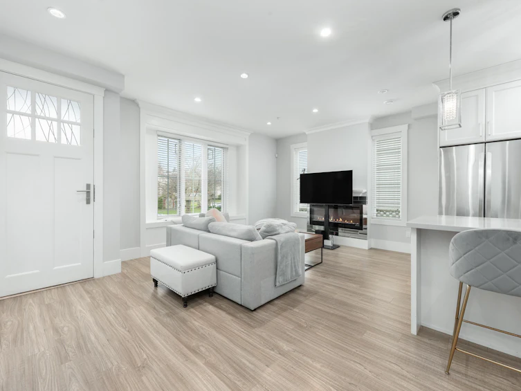 2496 Brock Street, Vancouver, BC, V5R 2R4 - 4