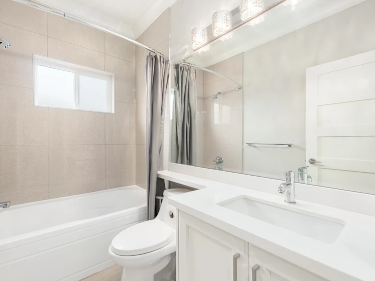 2496 Brock Street, Vancouver, BC, V5R 2R4 - 15