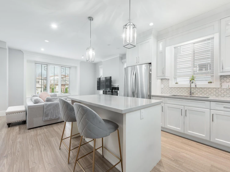 2496 Brock Street, Vancouver, BC, V5R 2R4 - 5