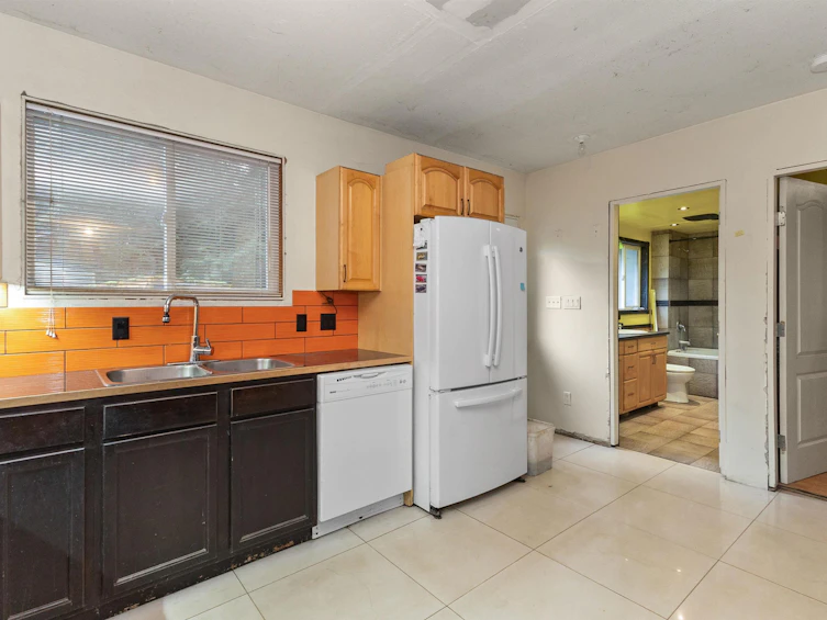 26814 Dewdney Trunk Road, Maple Ridge, BC, V2W 1N9 - 4