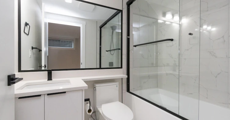 3668 Yale Street, Vancouver, BC, V5K 1C8 - 3