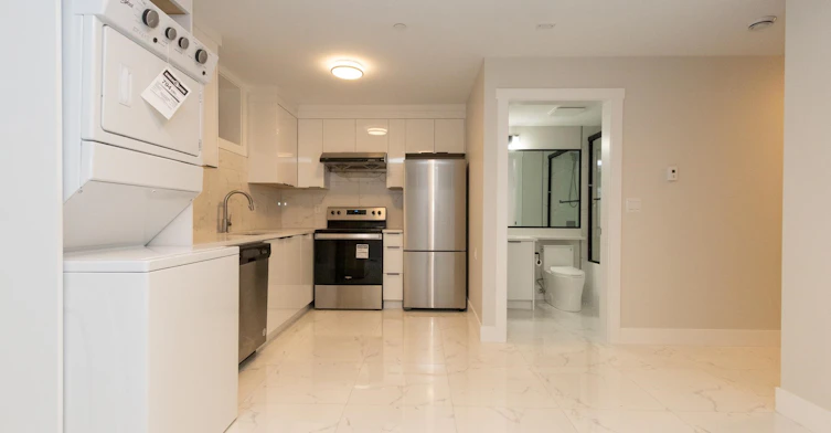 3668 Yale Street, Vancouver, BC, V5K 1C8 - 8