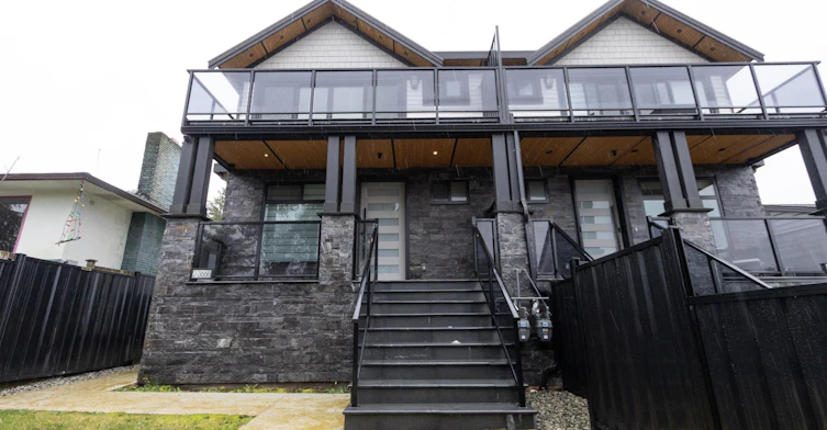 3668 Yale Street, Vancouver, BC, V5K 1C8 - 5