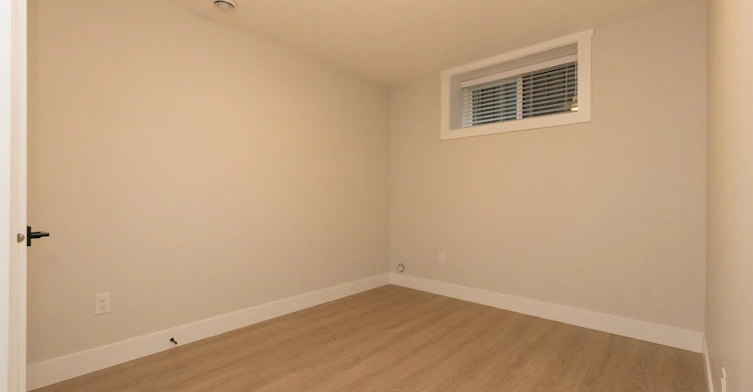 3668 Yale Street, Vancouver, BC, V5K 1C8 - 10