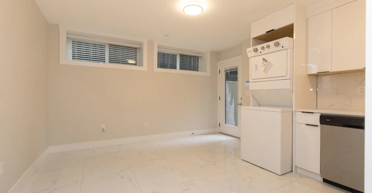 3668 Yale Street, Vancouver, BC, V5K 1C8 - 6