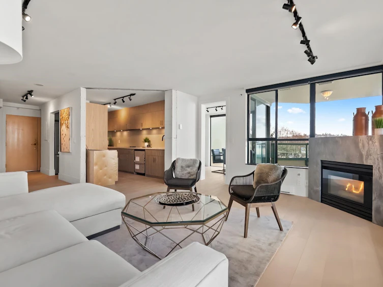 6D-328 Taylor Way, West Vancouver, BC, V7T 2Y4