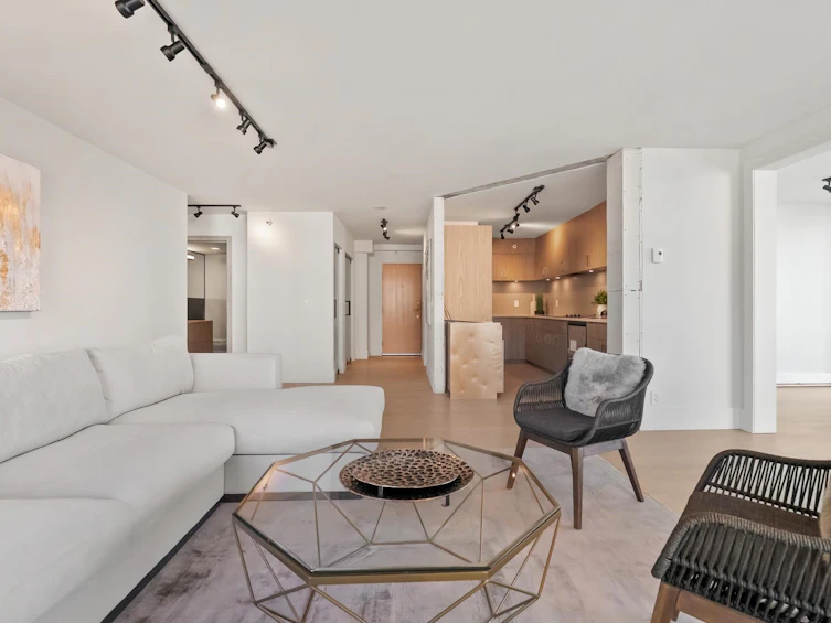 6D-328 Taylor Way, West Vancouver, BC, V7T 2Y4 - 2