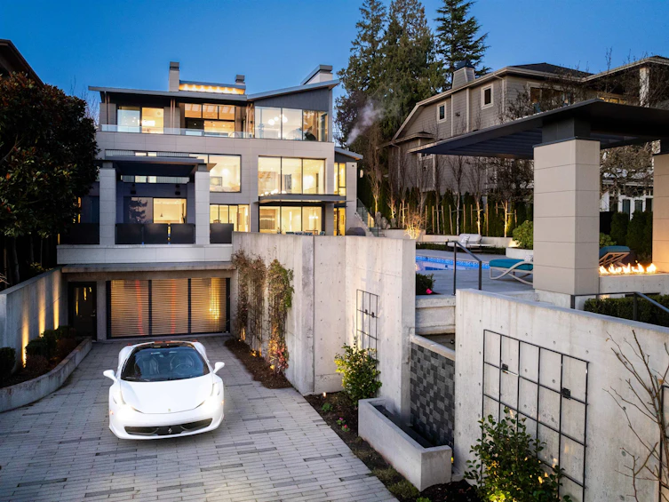 13386 Marine Drive, Surrey, BC, V4A 1G2 - 2