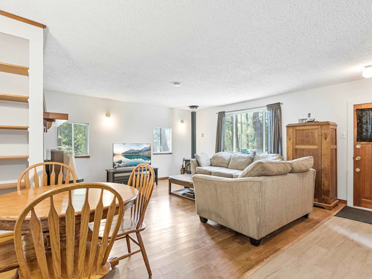 13209 232 Street, Maple Ridge, BC, V4R 2S7 - 13