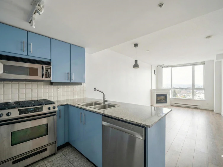 2102-188 E Esplanade Street, North Vancouver, BC, V7L 4Y1 - 15