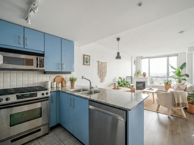 2102-188 E Esplanade Street, North Vancouver, BC, V7L 4Y1 - 14
