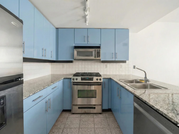 2102-188 E Esplanade Street, North Vancouver, BC, V7L 4Y1 - 6