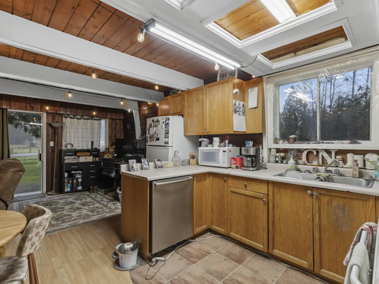14157 Sylvester Road, Mission, BC, V2V 0B1 - 8
