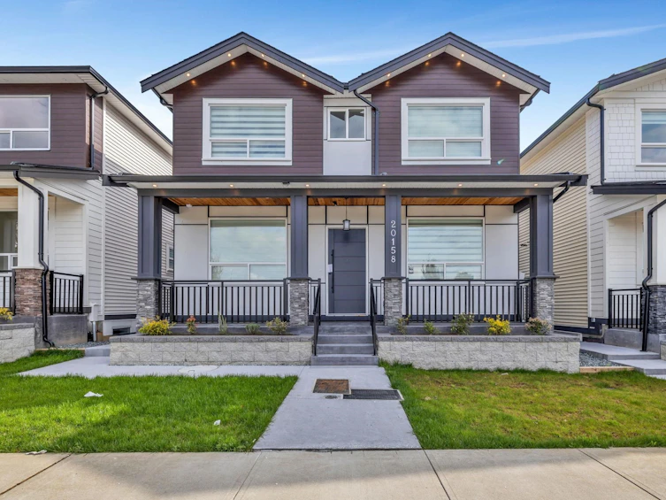 20158 82 Avenue, Langley, BC, V2Y 2A8