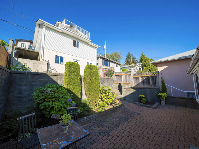 125 N Warwick Avenue, Burnaby, BC, V5B 1K8 - 35