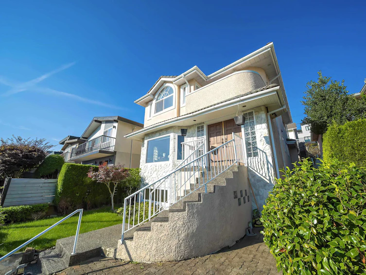 125 N Warwick Avenue, Burnaby, BC, V5B 1K8 - 3